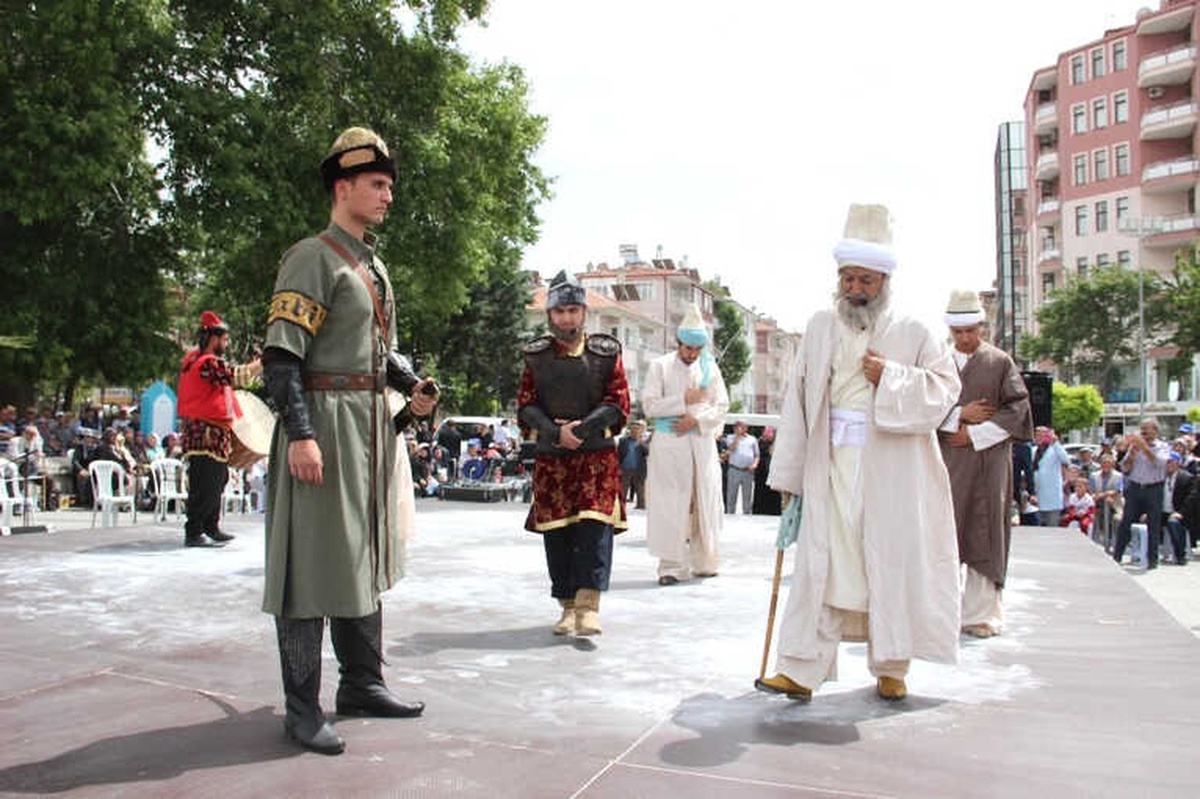 Hazreti Mevlana Karaman\'dan Temsili Olarak Konya\'ya Uğurlandı