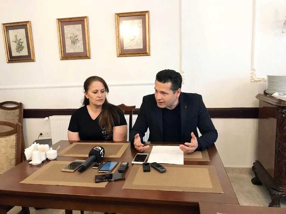 Hiç Nota Bilmeden Albüm Çıkardı