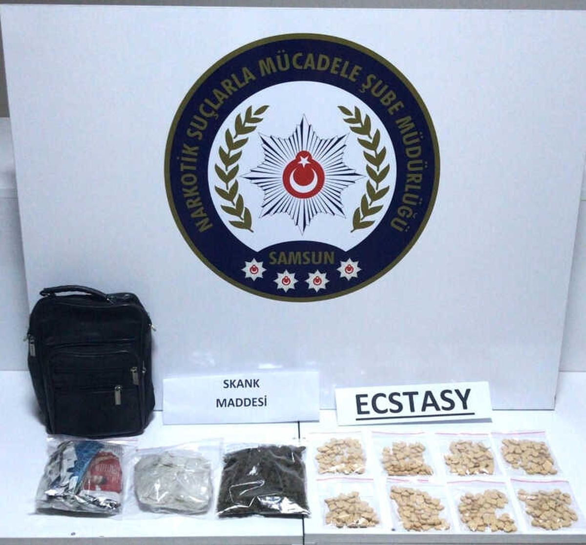 İstanbul\'dan Samsun\'a Uyuşturucu Getirirken Yakalandılar