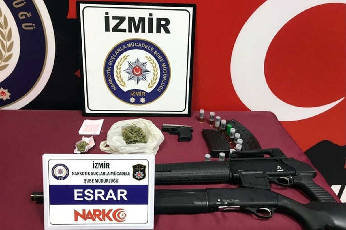 İzmir\'de Zehir Tacirlerine Operasyonda 6 Tutuklama