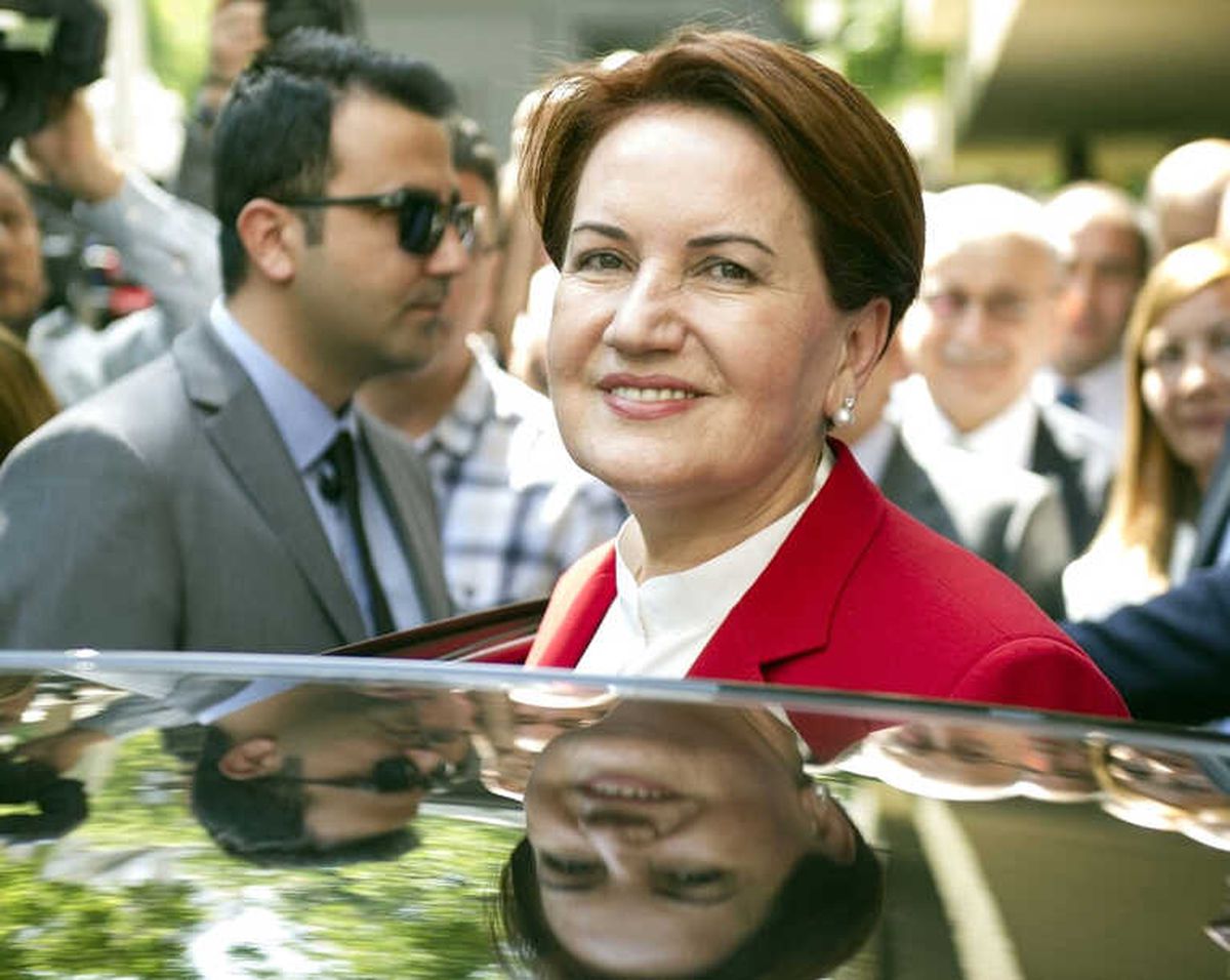 Meral Akşener Cumhurbaşkanlığı Adaylığı İçin Ysk\'ya Başvurdu