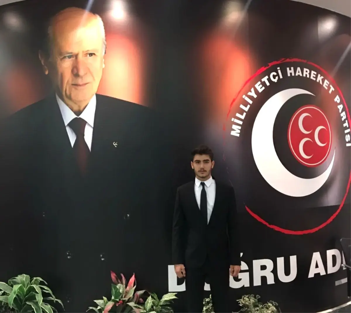 MHP\'ye 18 Yaşında Milletvekili Aday Adayı