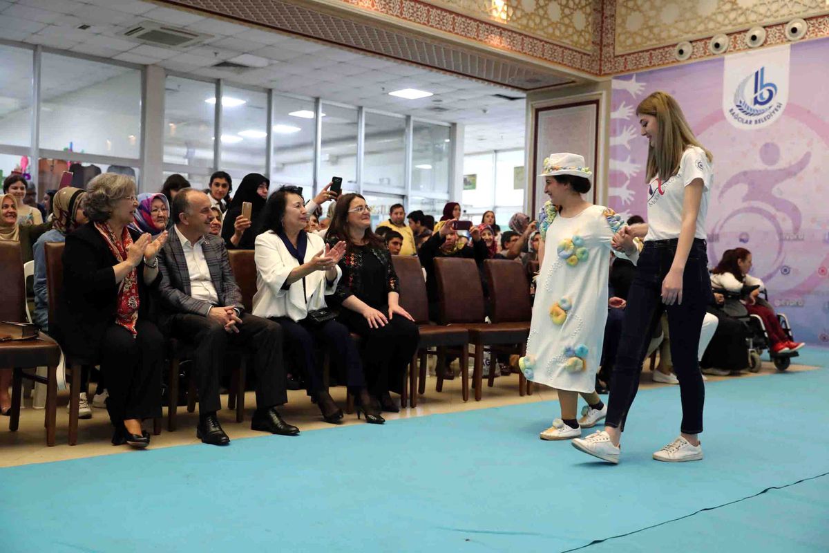 Öğrenciler Tasarladı, Engelliler Mankenlik Yaptı