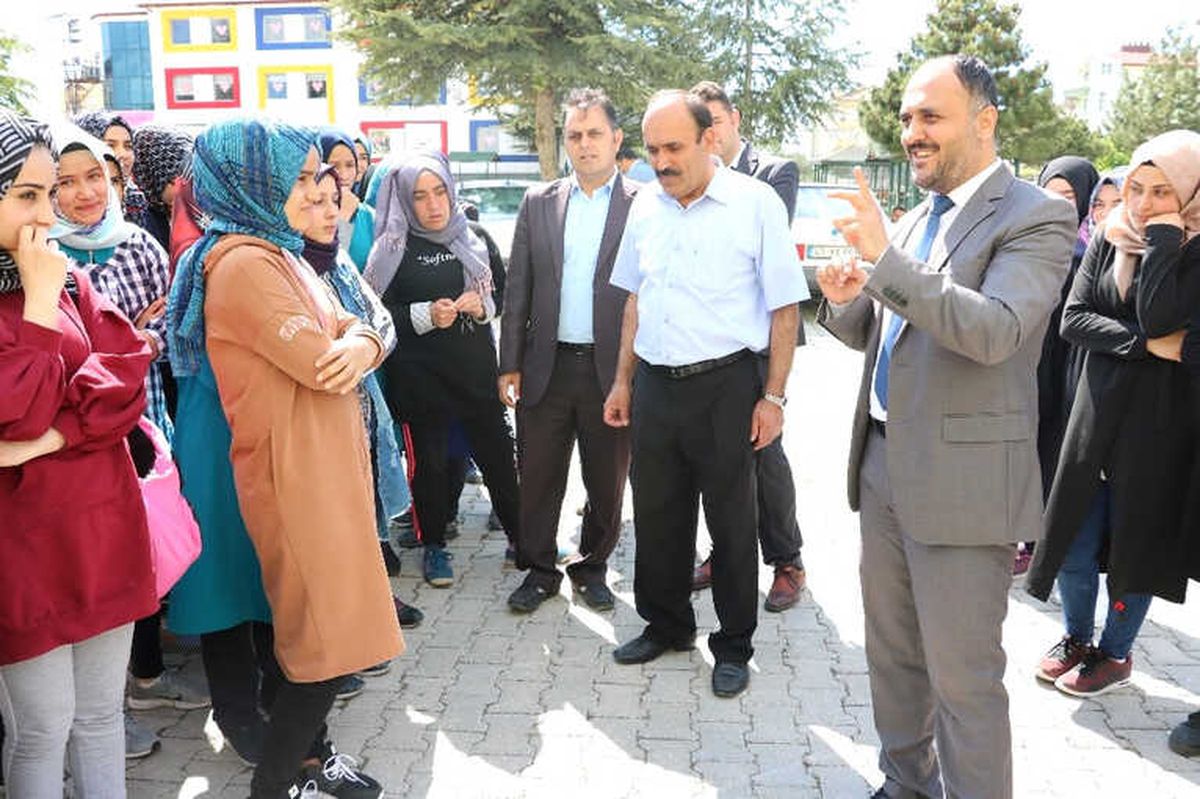 Özaltun, İmam Hatipli Öğrencilerle Buluştu