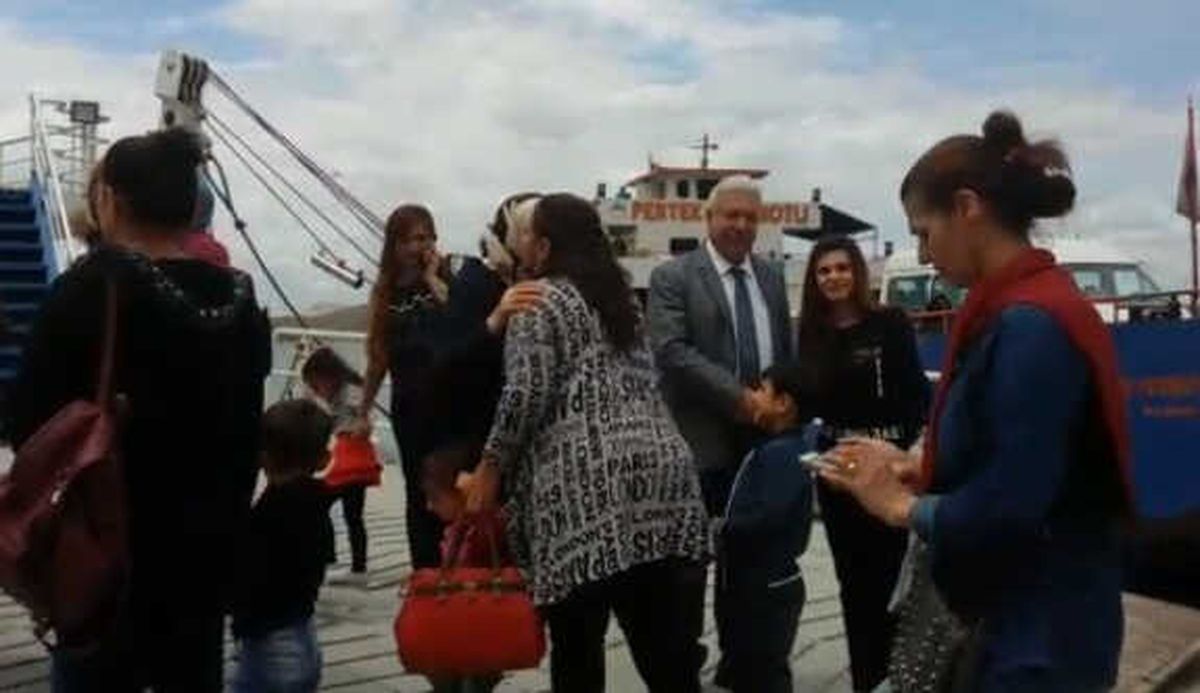 Pertek Belediyesinden Kadın İşçilere Feribot Gezisi