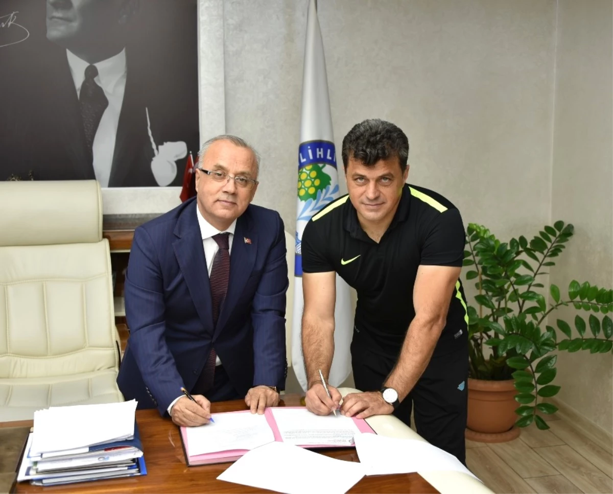 Salihli Belediyespor, Ozan Dombaz ile Anlaştı