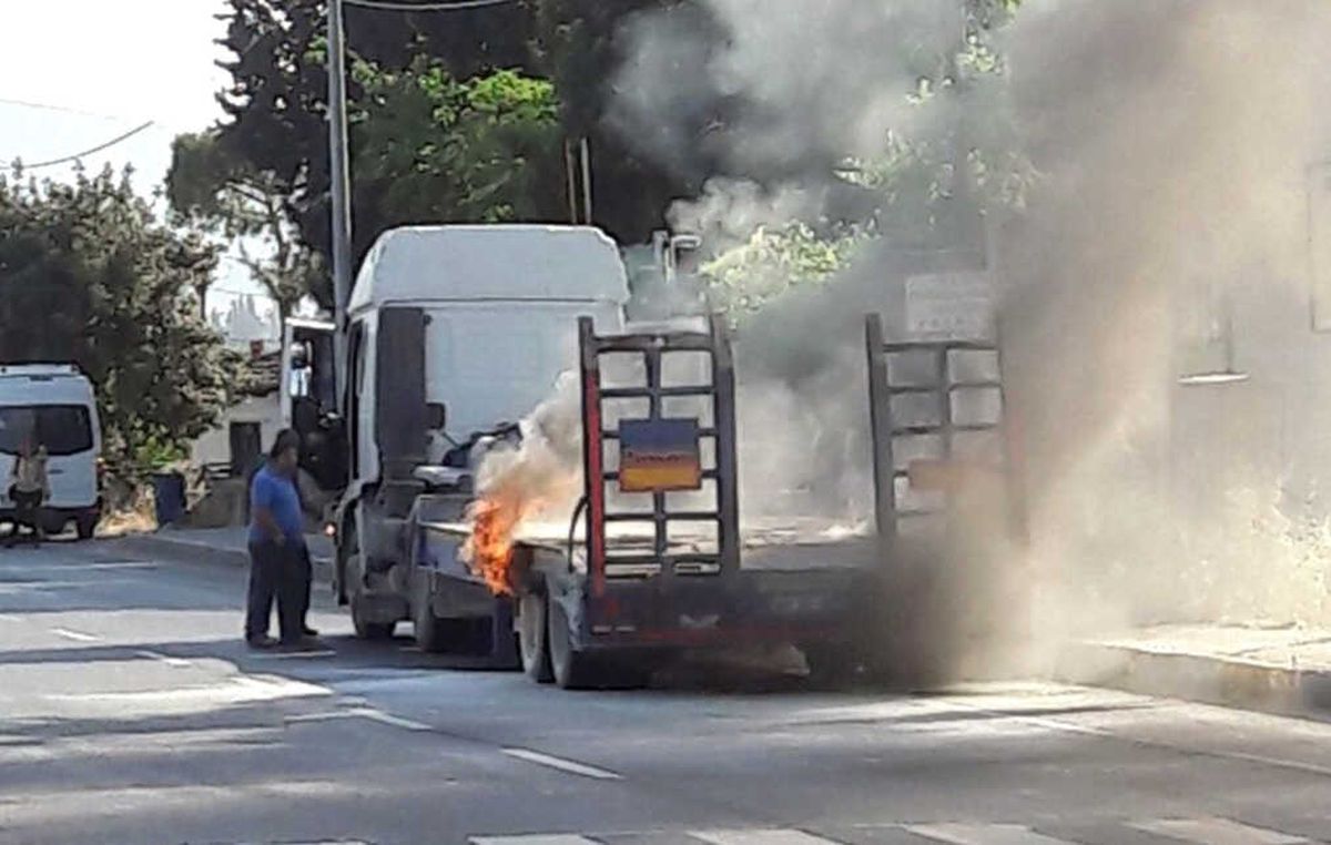 Seyir Halindeyken Alev Aldı