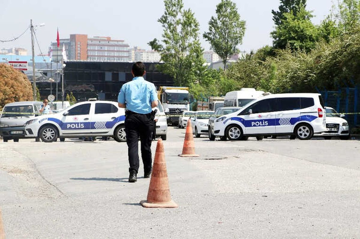 Ümraniye\'de Araç Muayene İstasyonununda Silahlı Kavga: 2 Yaralı