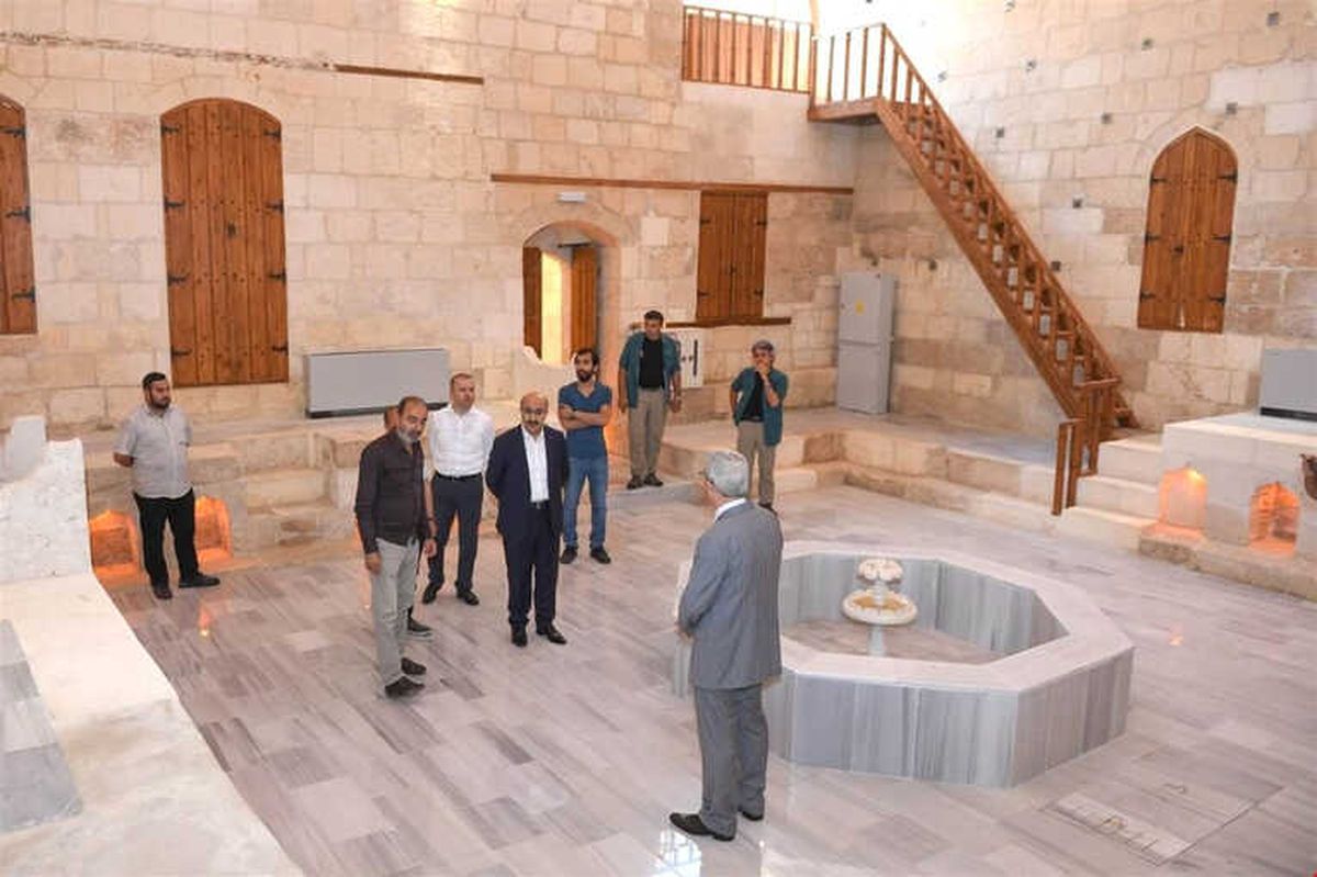 Vali Mahmut Demirtaş, Yeni Hamam\'da İncelemelerde Bulundu