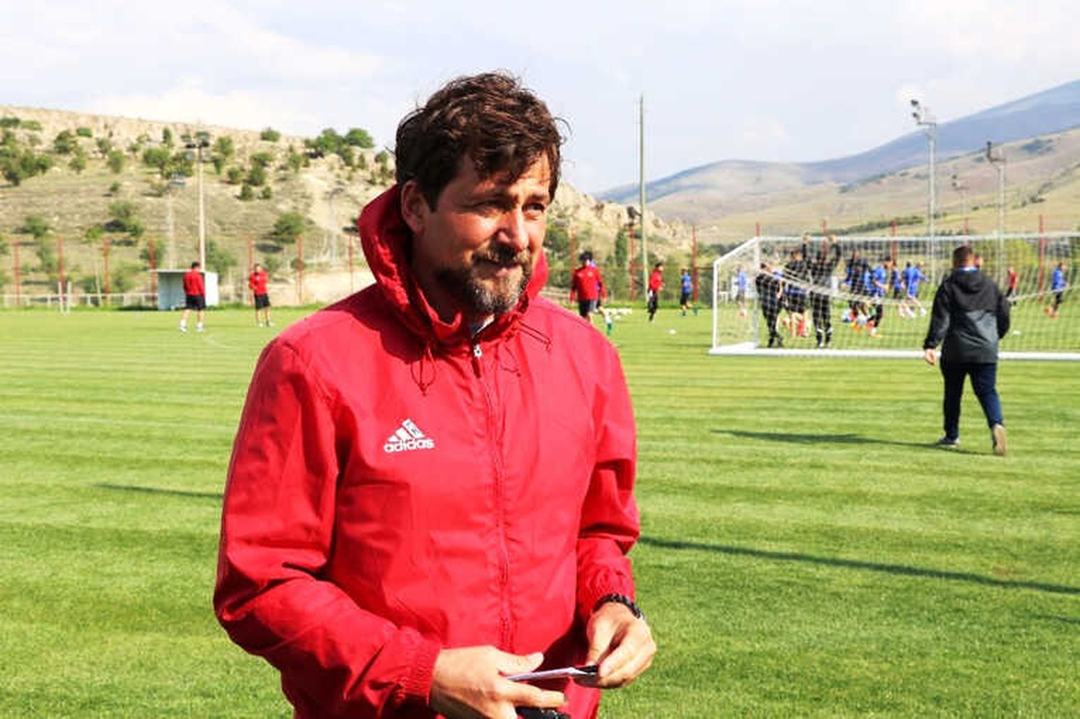 Yeni Malatyaspor Yardımcı Antrenörü Turgay Karslı: "Her Maça Puan İçin Çıkıyoruz"