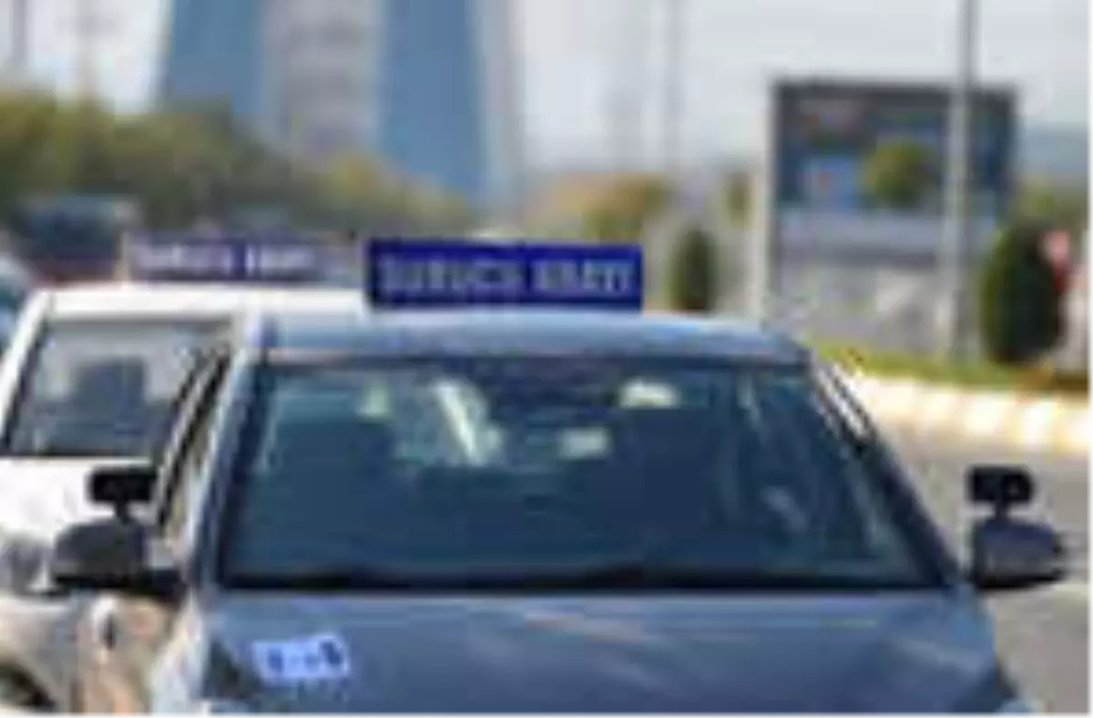 21 Nisan MEB Ehliyet Sınav Sonuçları Açıklandı mı? Ehliyet Sınavından Geçmek İçin Kaç Puan Gerekiyor?