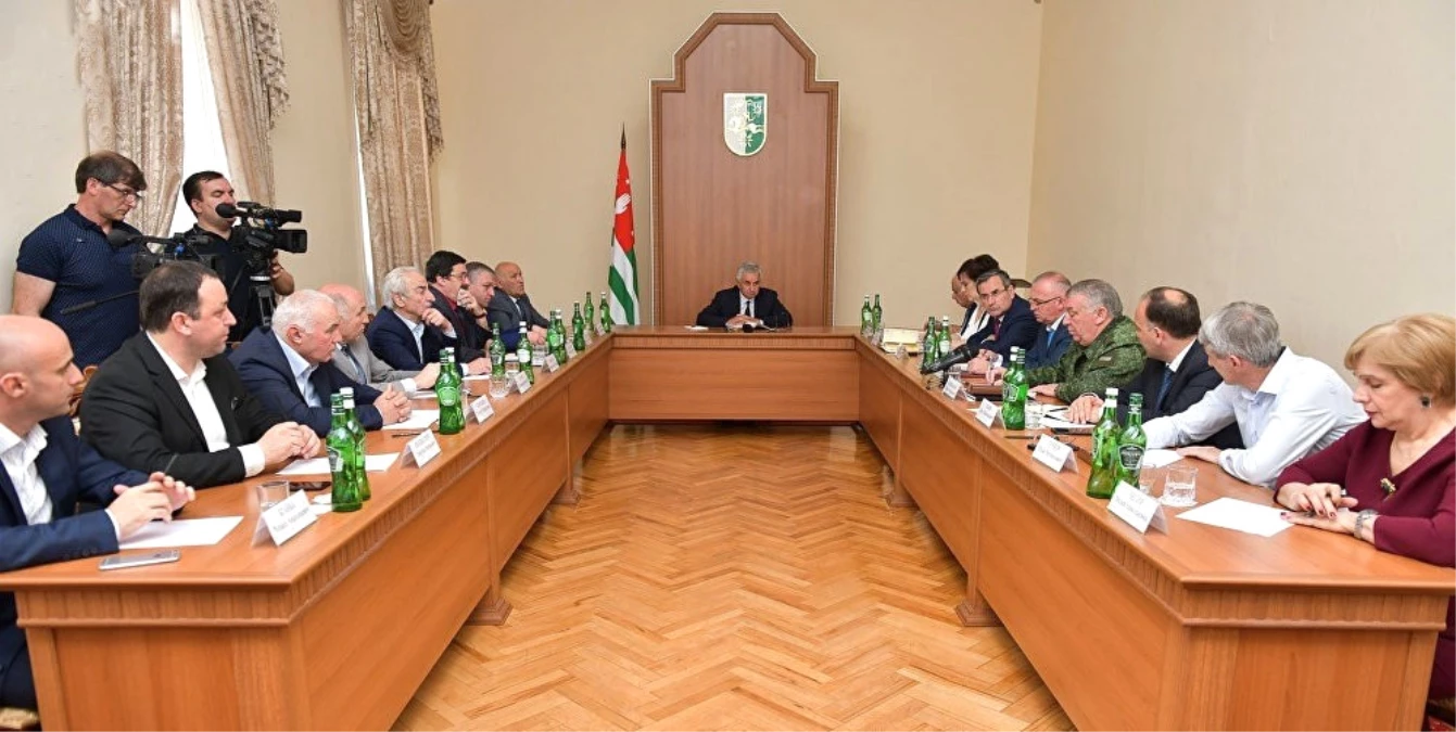 Abhazya Cumhurbaşkanı Yeni Bakanları Atadı