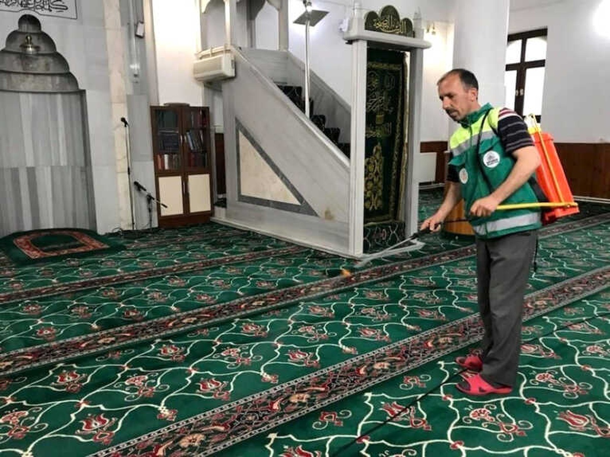 Adıyaman Belediyesi Camilerde Temizlik Çalışması Yaptı