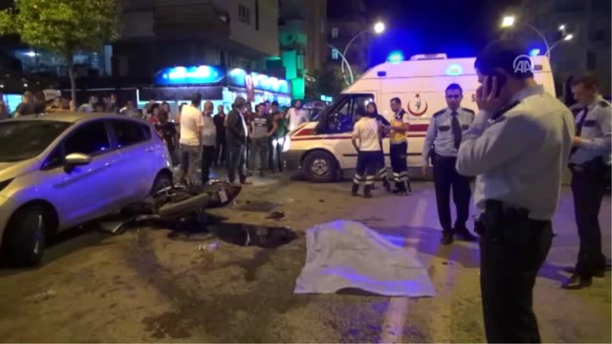 Antalya\'da Motosiklet ile Hafif Ticari Araç Çarpıştı: 1 Ölü, 2 Yaralı