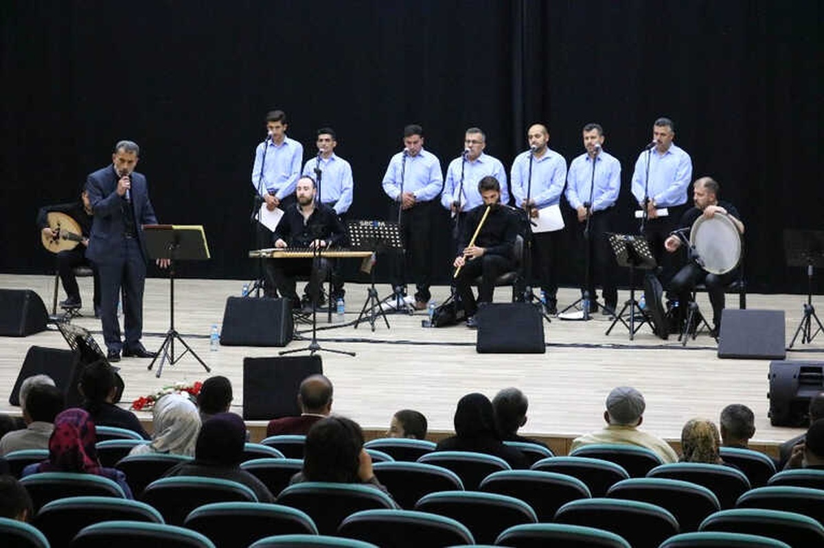 Beyşehir\'de Din Görevlileri Korosundan Konser