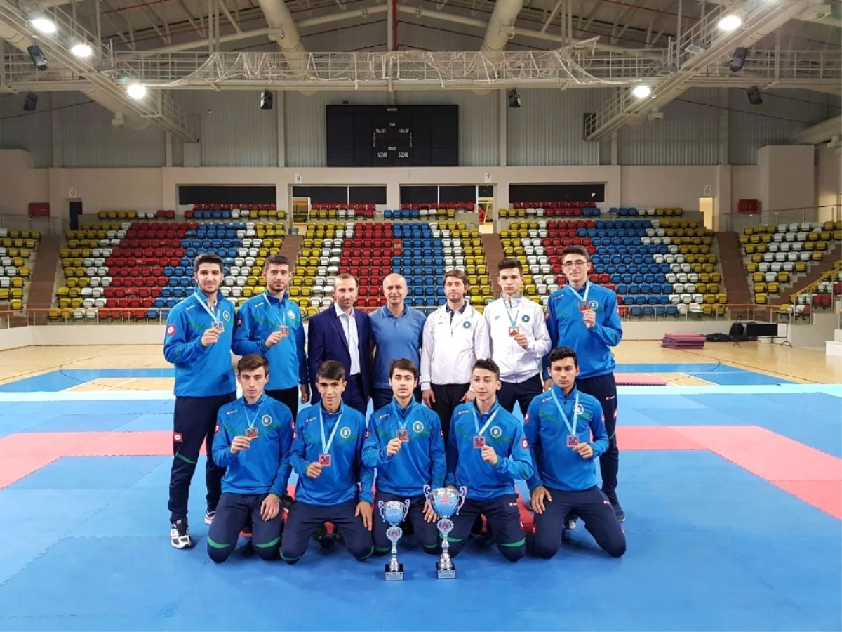Büyükşehir\'in Karatecileri Türkiye Şampiyonu