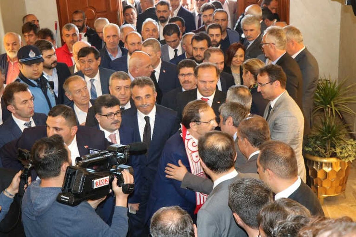 Büyükşehirde Devir Teslim