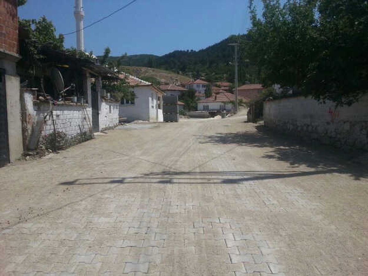 Çaltıcak Mahallesinde Üst Yapı Çalışmalarına Başlandı