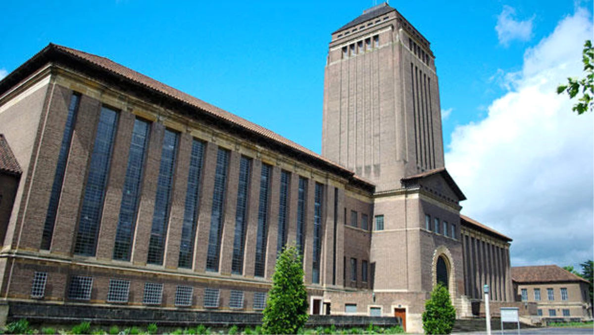 Cambridge Üniversitesi, Gizemli Kulesini Halka Açtı