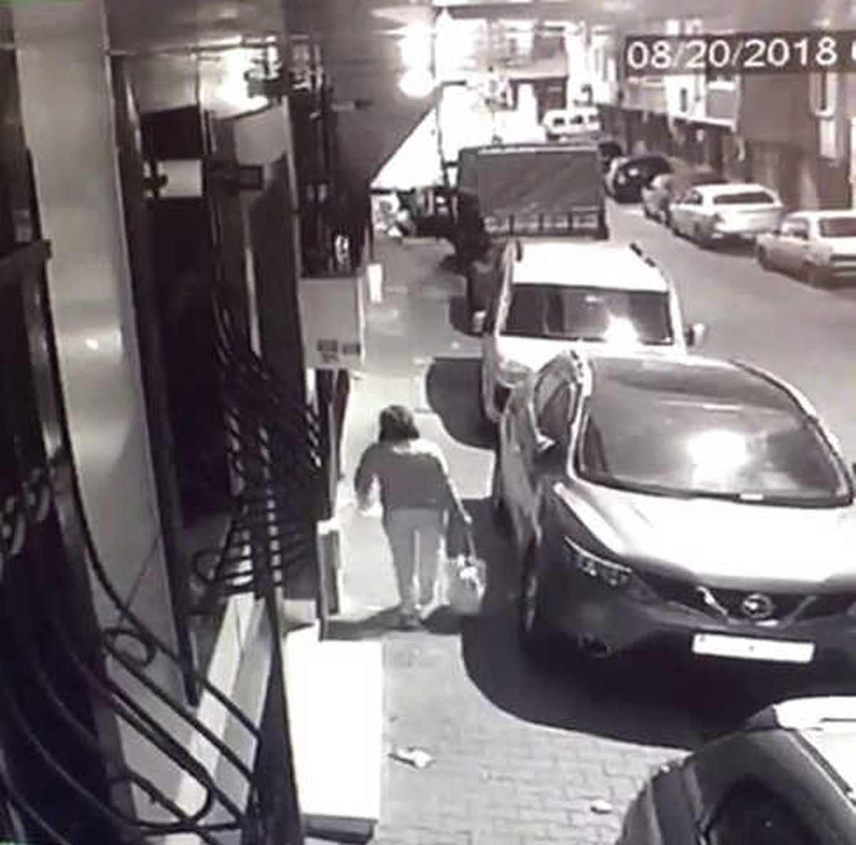 Çocuğunu Çöpe Bırakan Vicdansız Anne Kamerada