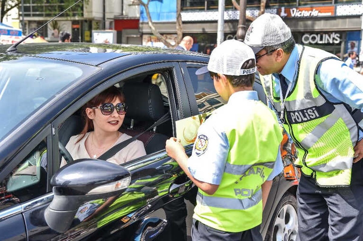 Çocuk Trafik Polisleri İş Başında