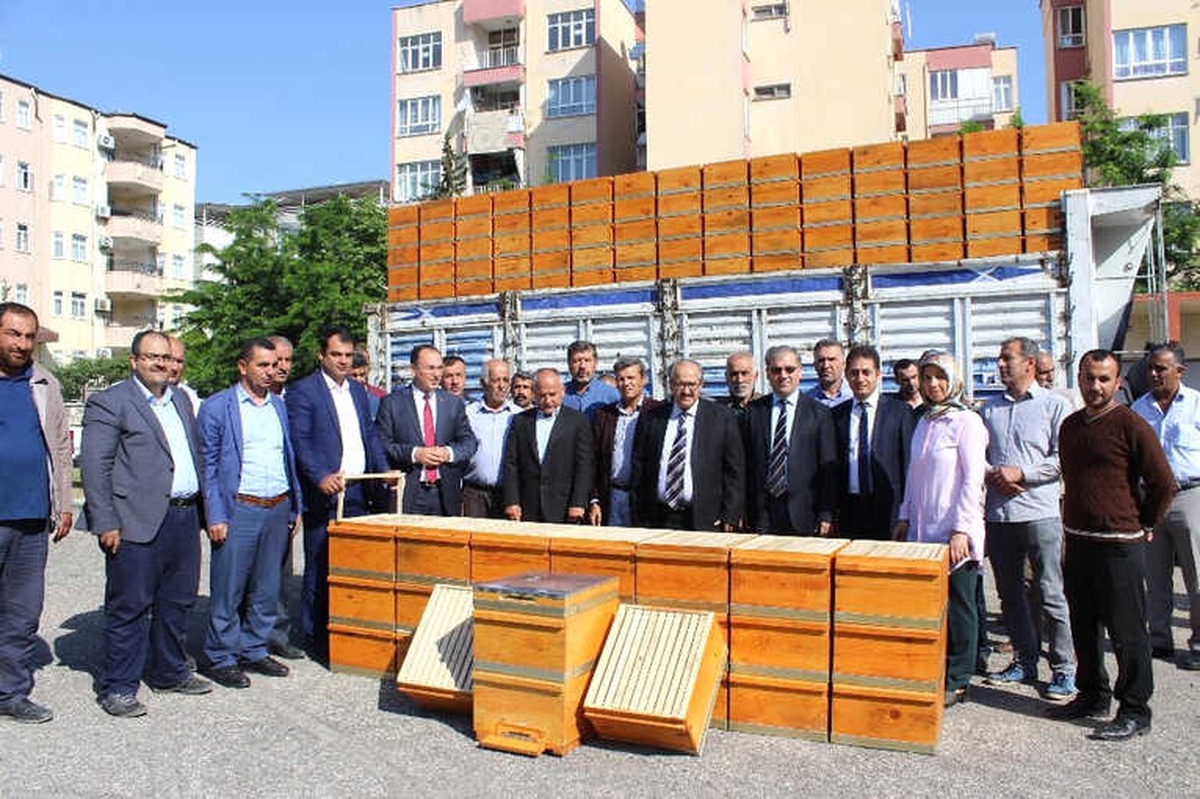 Cumhuriyetin 100. Yılında 100 Bin Arı Kovanı Hedefleniyor