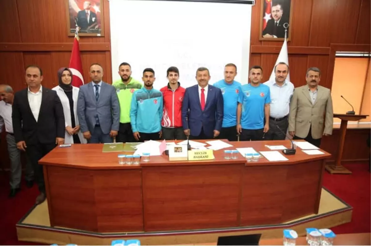 Darıca Meclisinde Başarılı Sporcular Ödüllendirildi