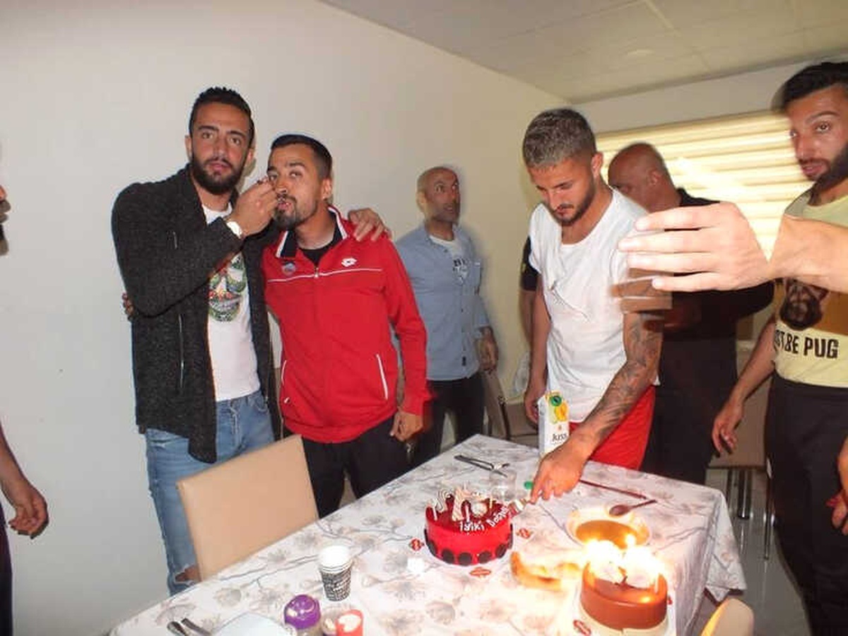 Diyarbekirspor\'da Sürpriz Doğum Günü Kutlaması