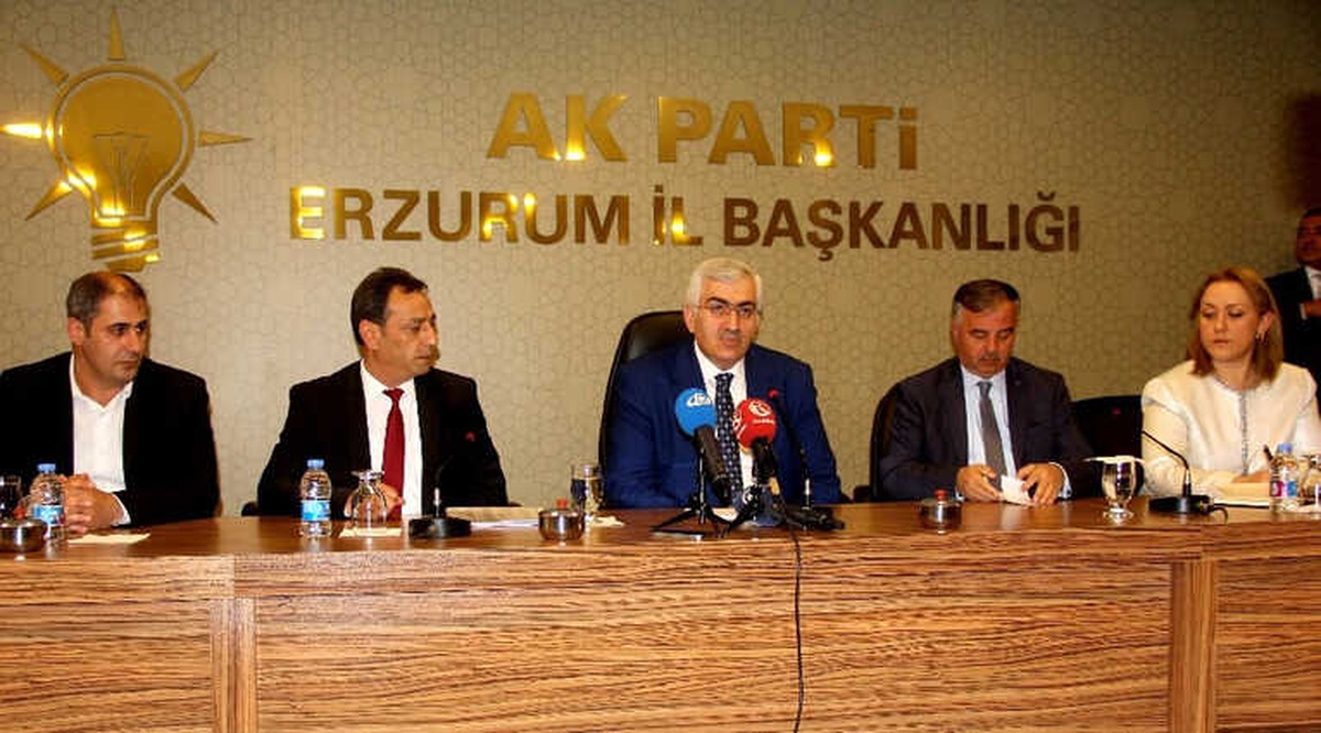 Erzurum\'da Milletvekili Aday Adaylığı İçin AK Parti\'ye 140 Kişi Müracaat Etti