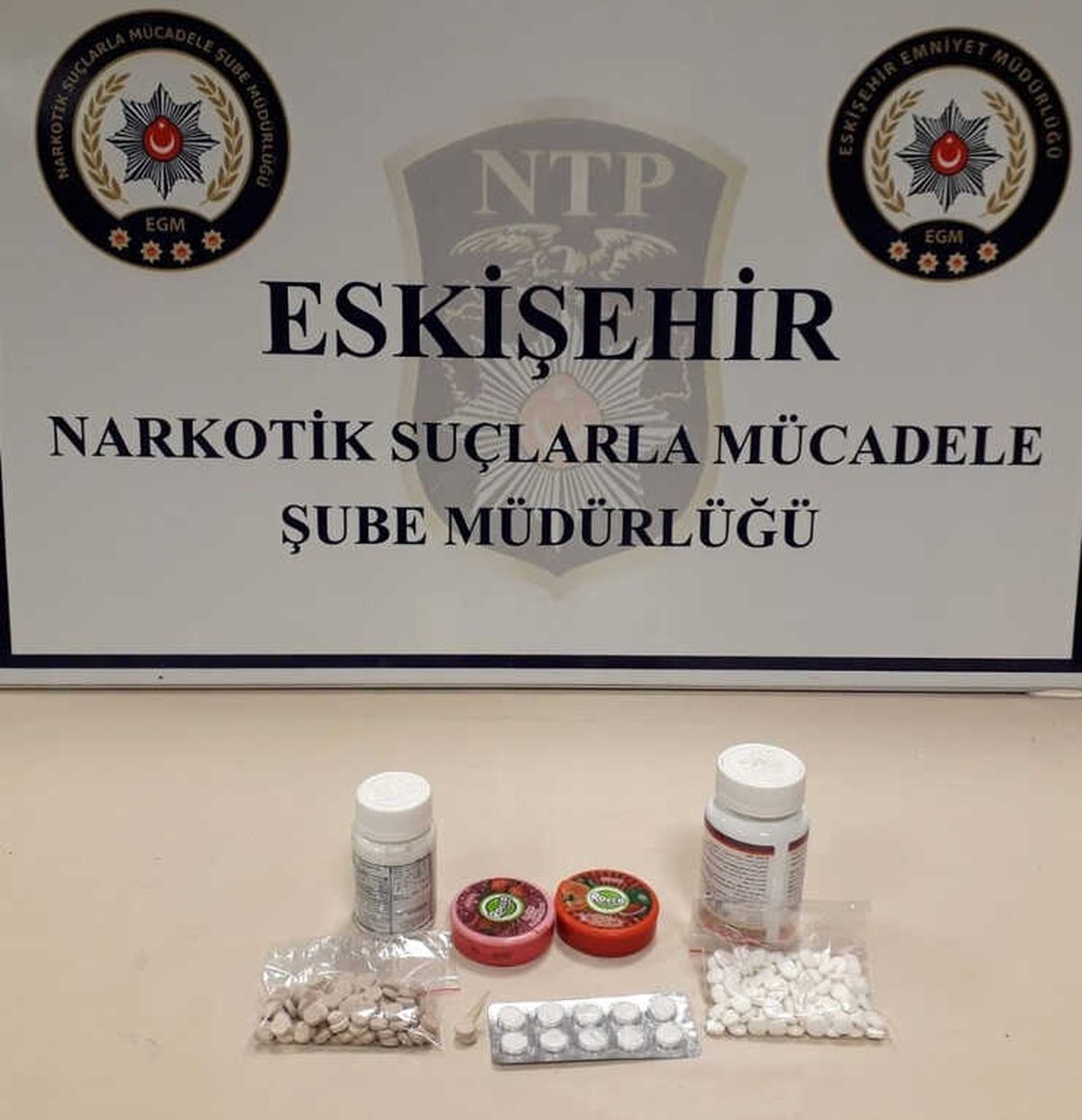 Eskişehir\'de Uyuşturucu Ticareti Yapan İran Uyruklu 2 Şahıs Yakalandı