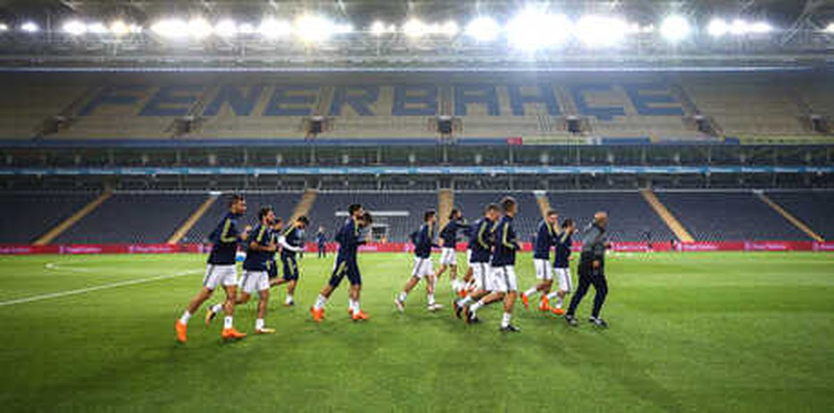 Fenerbahçe\'den Beşiktaş Paylaşımı!