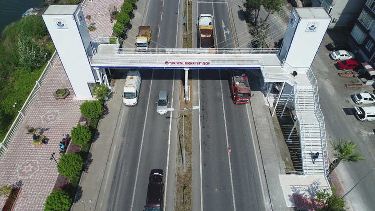Gülüç\'te Üst Geçidin Yapımı Tamamlandı
