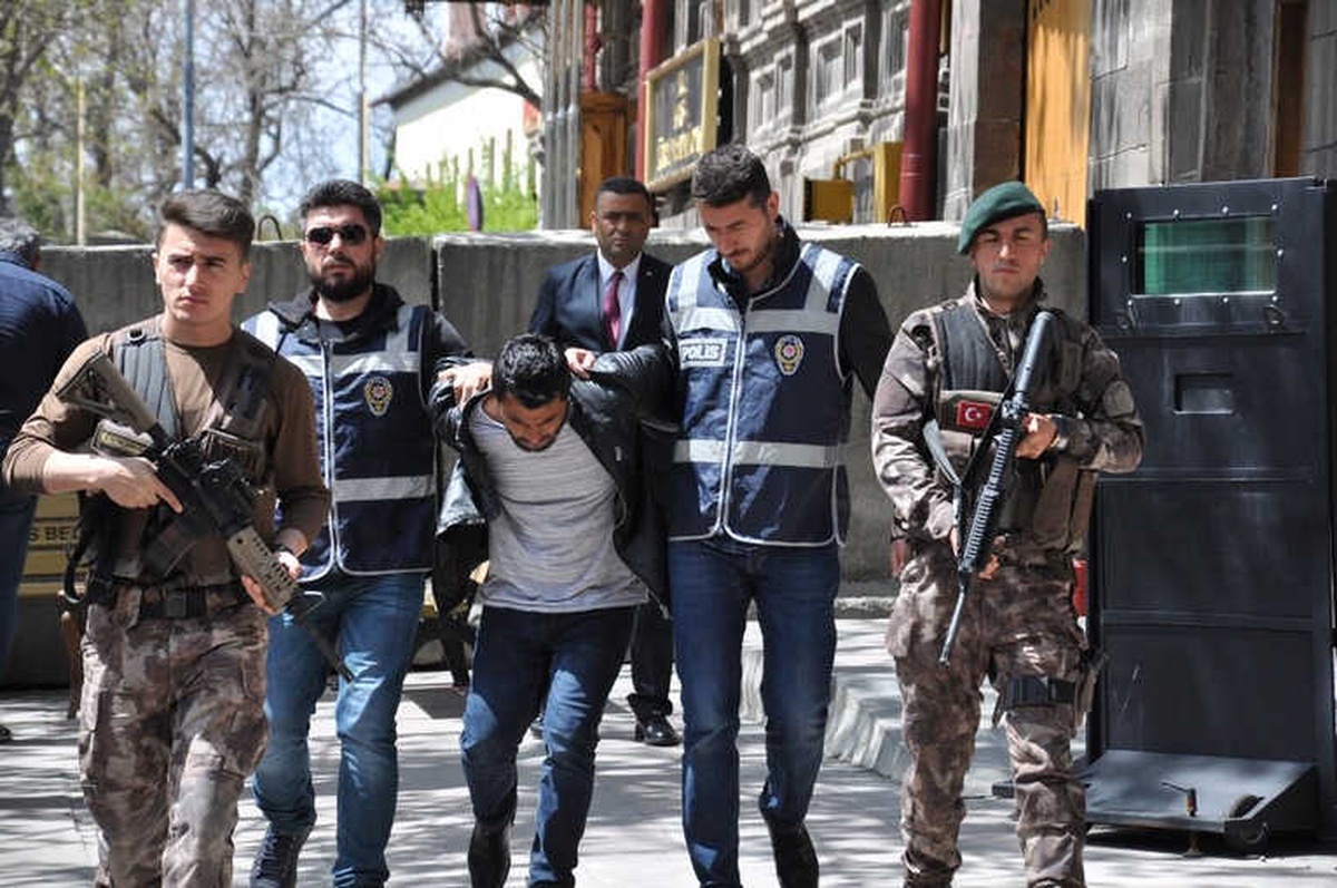 Kars\'ta 1 Kişinin Hayatını Kaybettiği Olayın Zanlıları Adliyeye Sevk Edildi