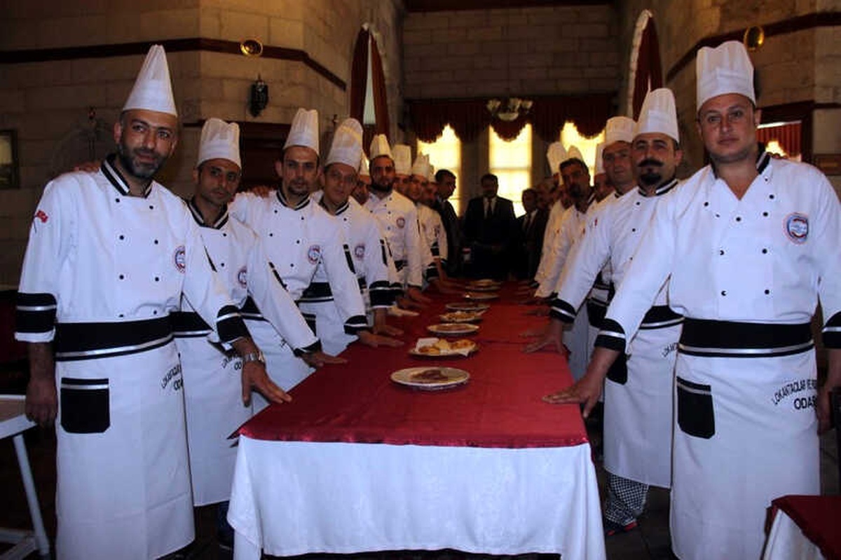 Kebapçılar Ustalık Belgesini Yemin Ederek Aldı