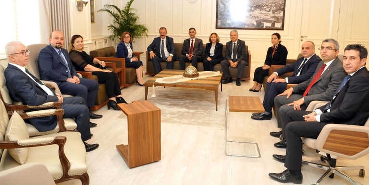 Konukoğlu\'ndan Başkan Fatma Şahin\'e Ziyaret