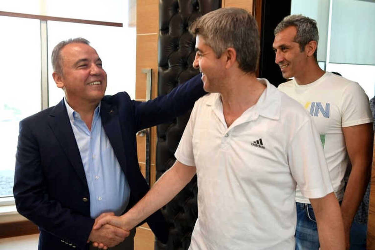 Konyaaltı Belediyespor\'un Hedefe 3. Lig