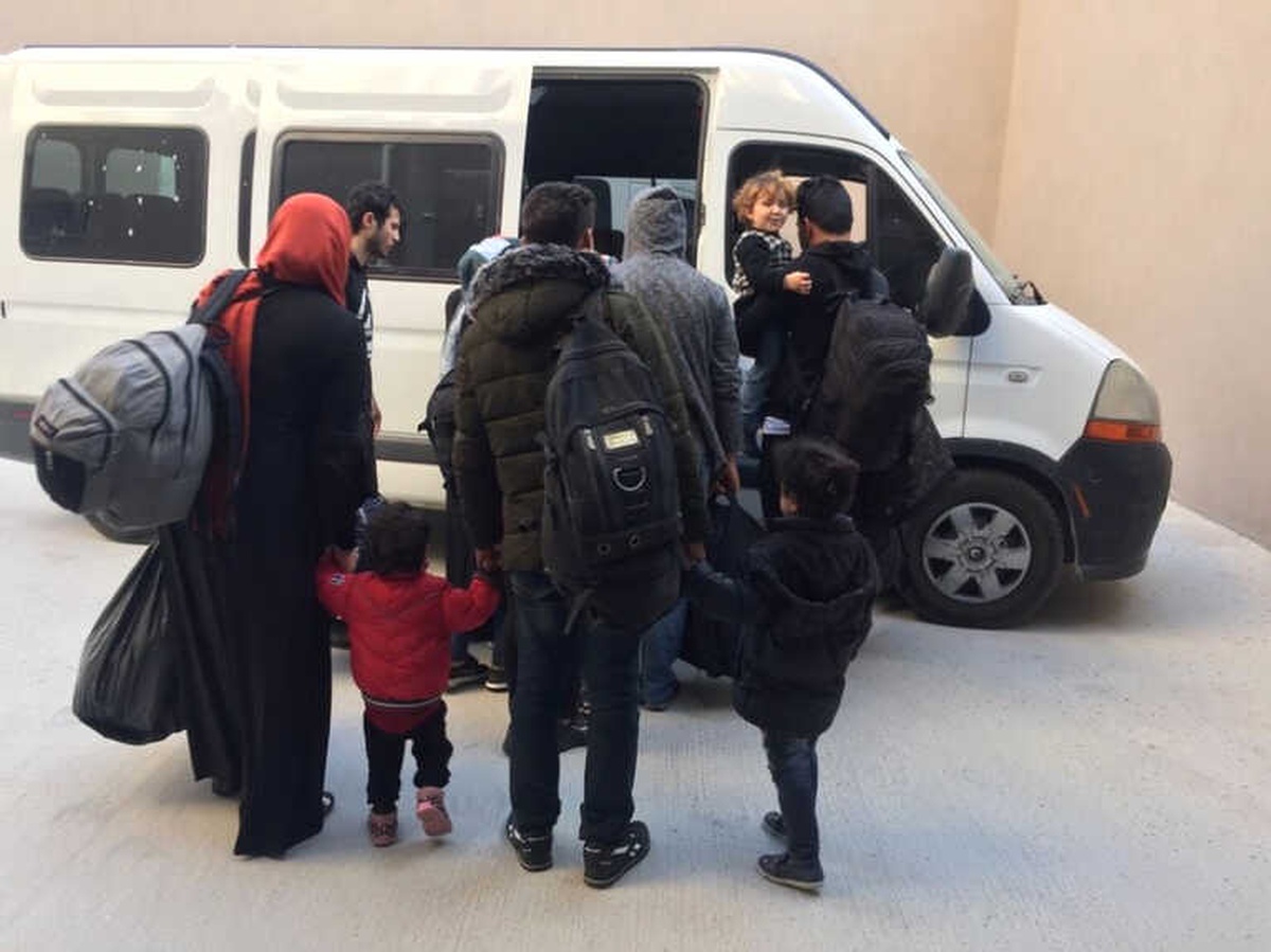 Kuşadası\'nda 18 Kaçak Göçmen Yakalandı