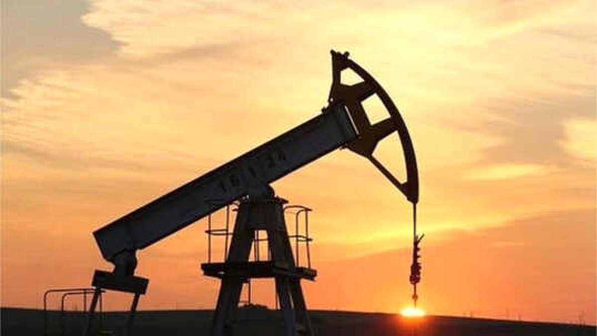 Nisan Ayına Petrol Damga Vurdu