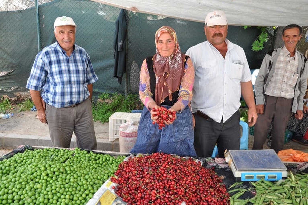 Simav\'ın İlk Kirazı Pazardaki Yerini Aldı