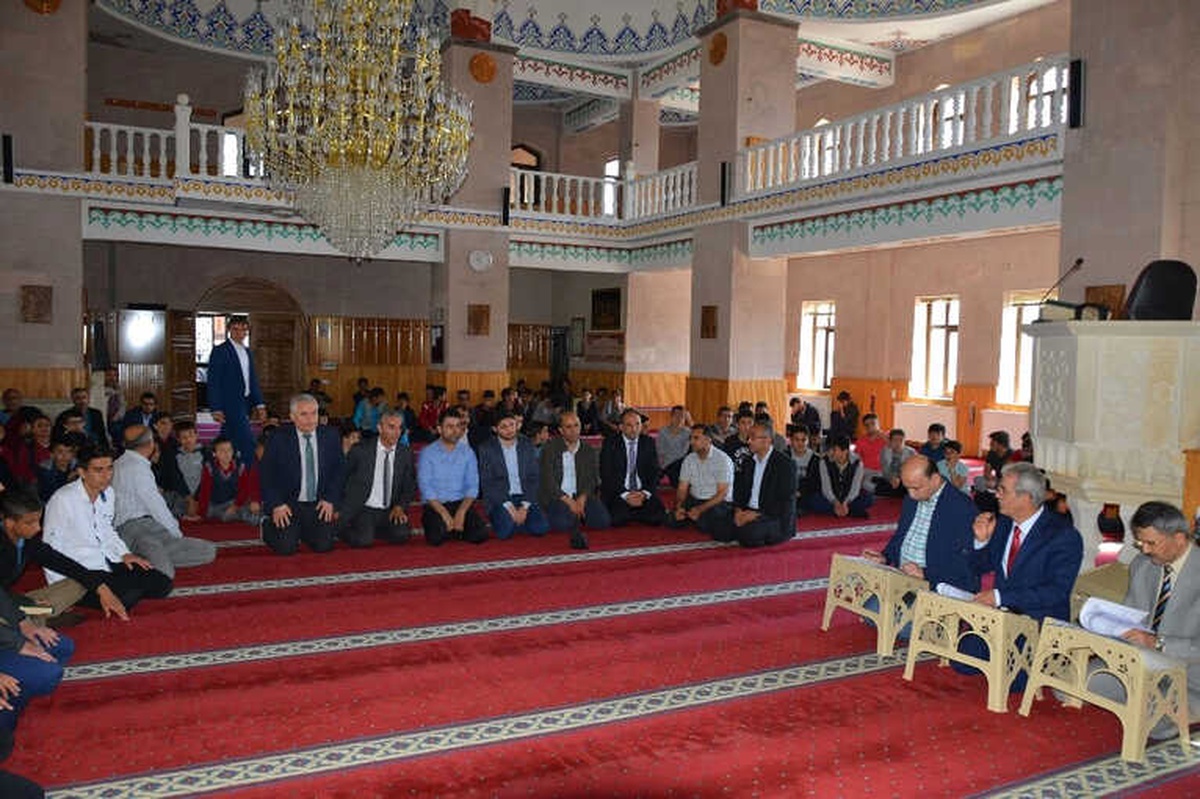 Suşehri\'nde Kur\'an-ı Kerim\'i Güzel Okuma Yarışması