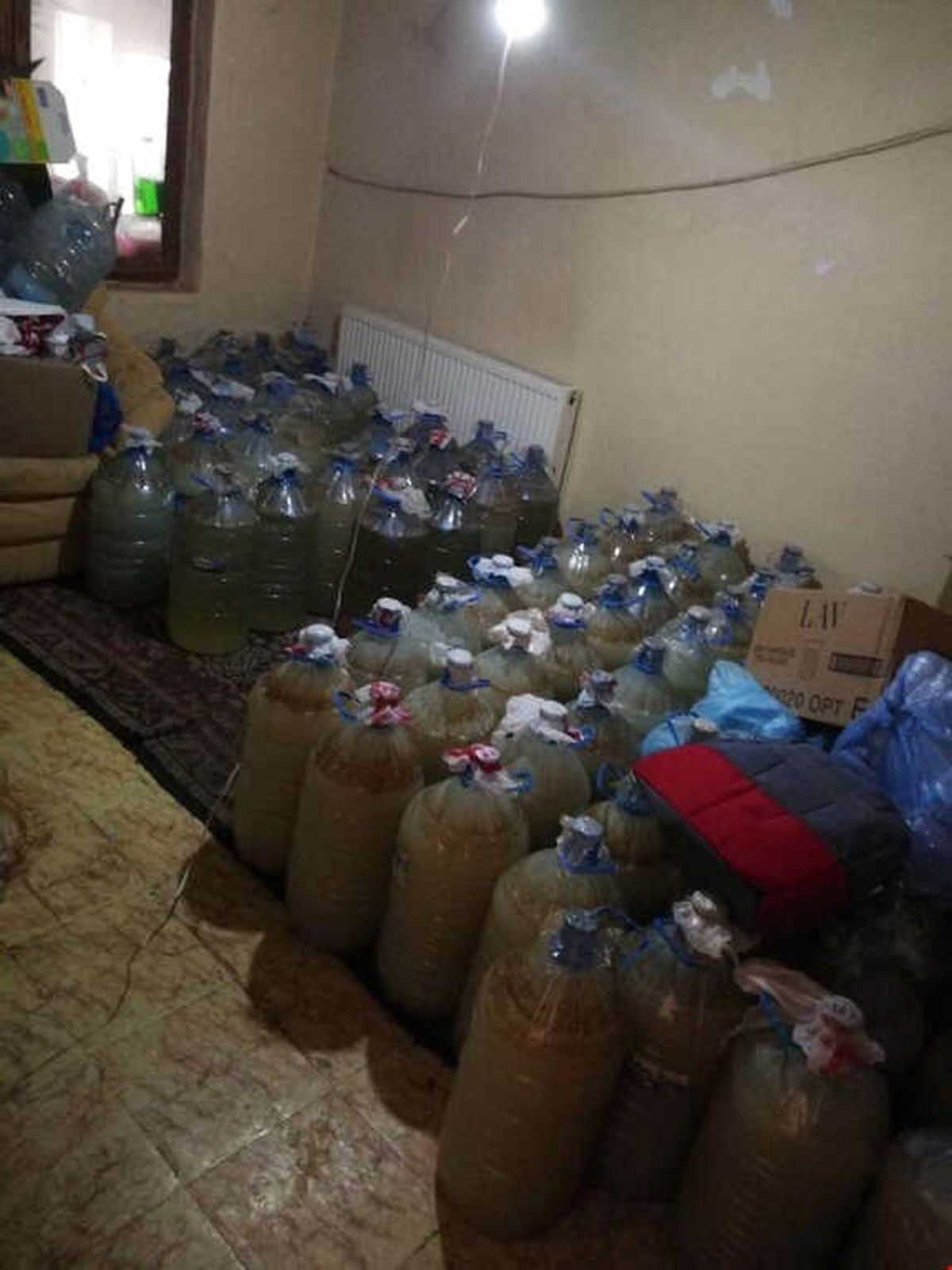 Susurluk\'ta Kaçak İçki İmalathanesine Baskın Yapıldı