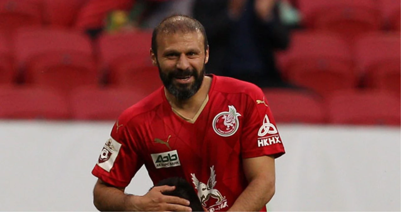 Tecrübeli Futbolcu Gökdeniz Karadeniz Emeklilik Kararı Aldı
