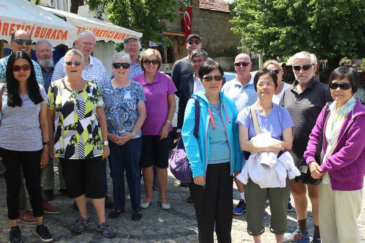 Turistleri Evlerinde Konuk Eden Köylüler, Hem Para Kazanıyor Hem Köylerini Tanıtıyor