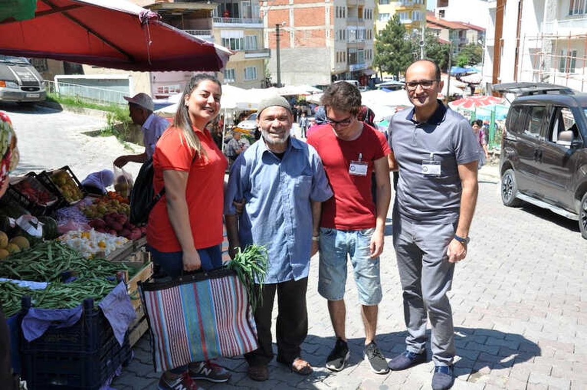 Üniversiteli Gençlerden \'Seven Eller\' Projesi