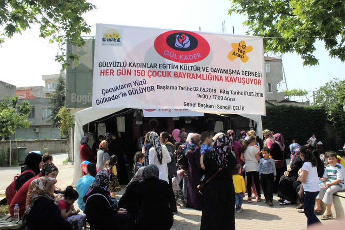 Yardımsever Kadınlar Bin Çocuğa Bayram Sevincini Erken Yaşattı