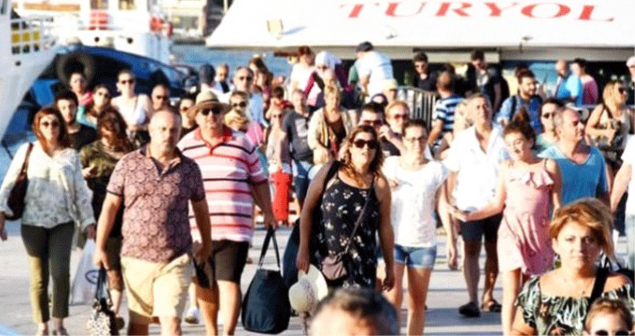 Yunanistan\'a Kapı Vizesi Uygulaması Başladı! Türkler Yoğun İlgi Gösterdi