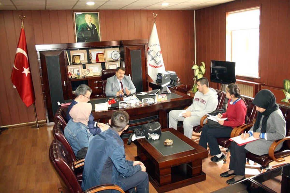 Ağrı İl Milli Eğitim Müdürü Turan Öğrencilere Röportaj Verdi