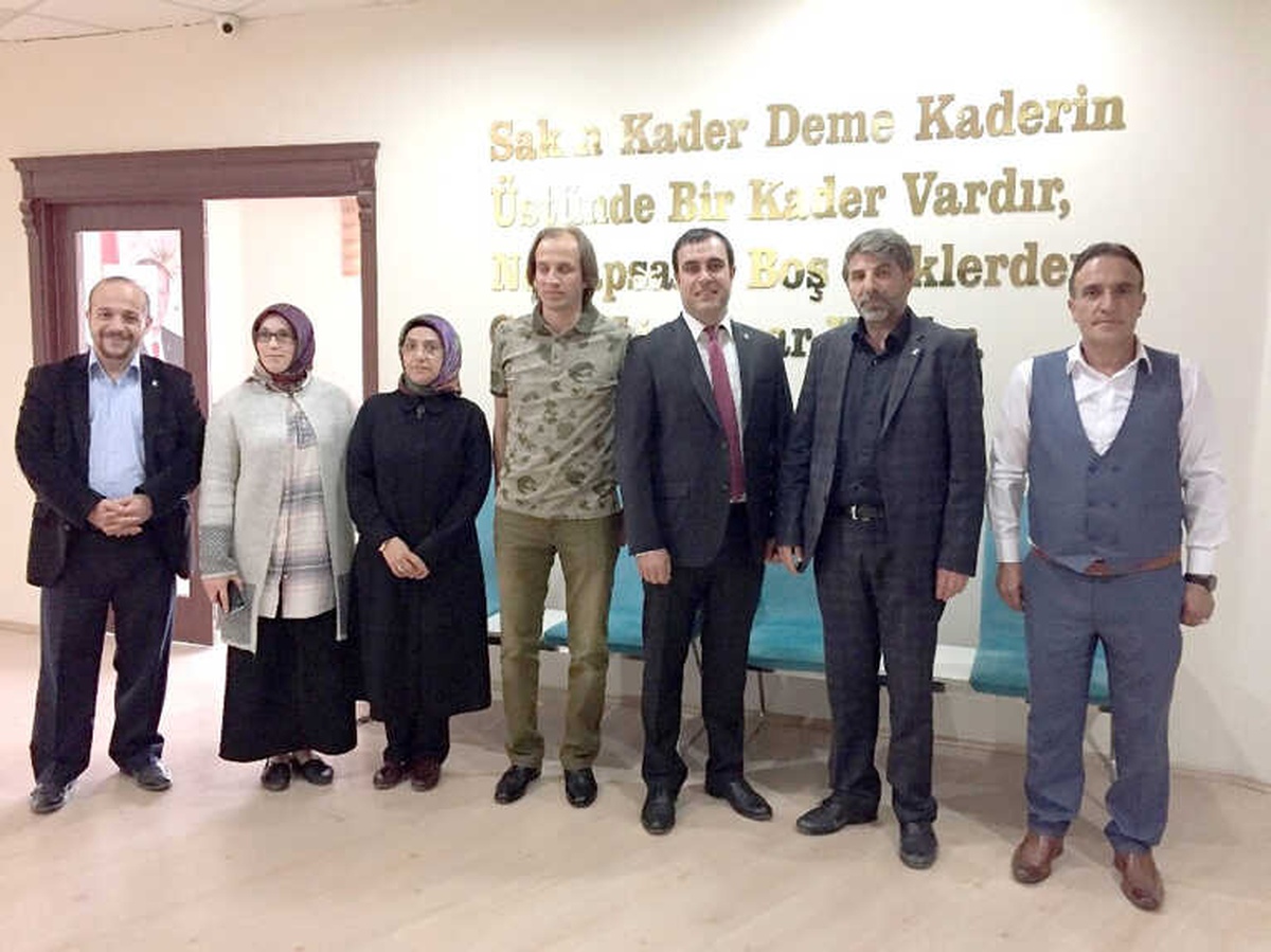 Arif Karadağ\'dan Aziziye İlçe Teşkilatına Ziyaret