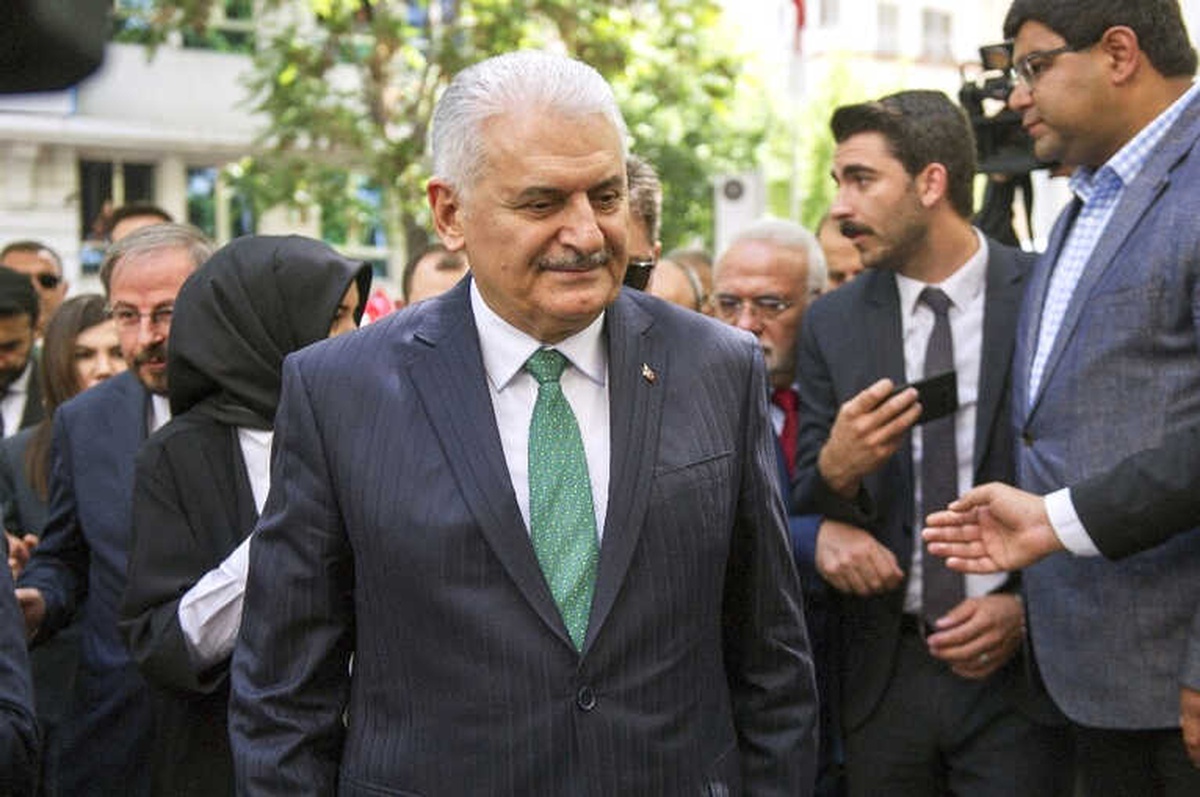 Bahçeli ve Yıldırım, Cumhurbaşkanı Erdoğan\'ın Cumhurbaşkanlığı Adaylığı İçin Ysk\'ya Geldi