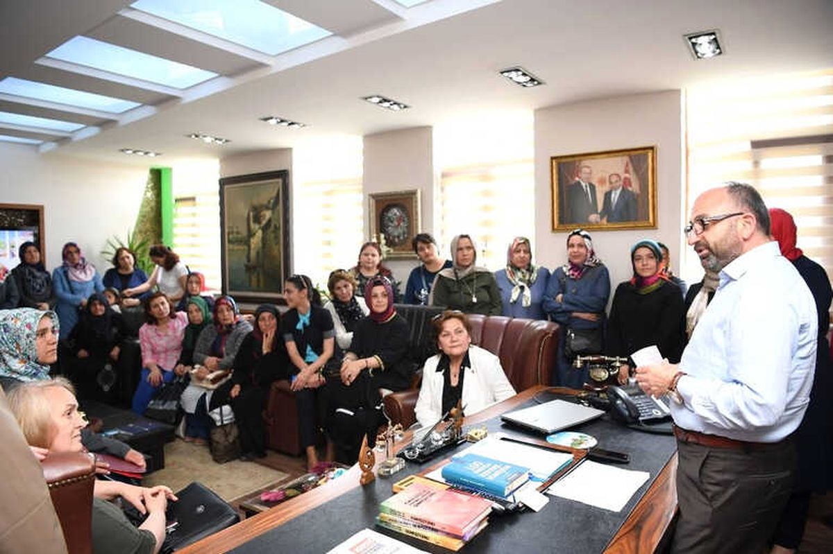 Başkan Üzülmez, Girişimcilik Kursiyerlerini Ağırladı